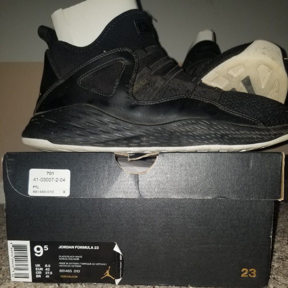 Jordan Formula's Size 9.5* LIKE NEW * ORIGINAL BOX